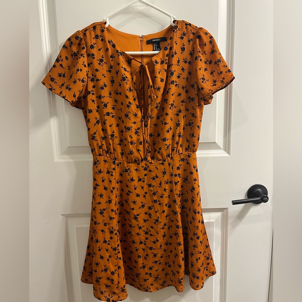 NWOT Forever 21 Burnt Orange + Navy Floral Print Dress- Size S 🍊